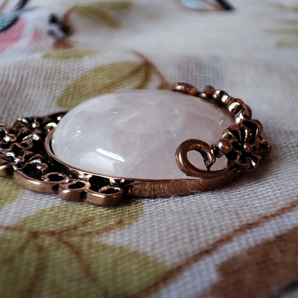 Rose Gold Coppery Rose Quartz Medallion Necklace and Earrings Set Unsigned EUC - Picture 6 of 15